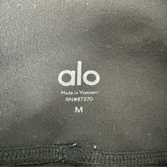 ALO Yoga Black Patina High Waist Black Capri Leggings Sz M Yoga Pilates Workout - Picture 11 of 16